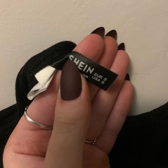 Black criss cross tie back crop top - Picture 5 of 5